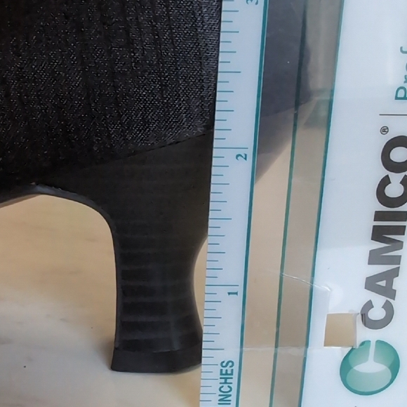 Jellypop Black Bow Round-Toe Comfort Cushion 2" Heels - Picture 7 of 7